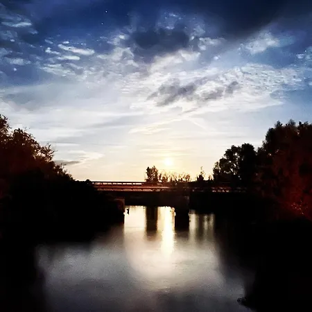 Botel Floating Hideaway- Coco De *