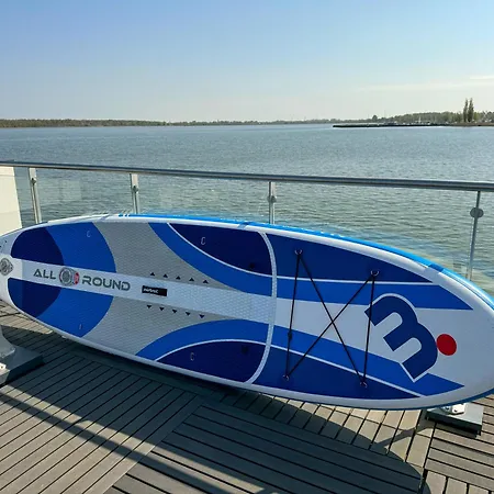 Floating Hideaway- Coco De Ribnitz-Damgarten