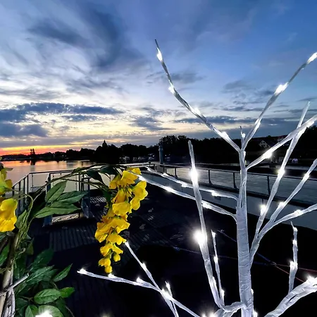 Floating Hideaway- Coco De Bateau-hôtel *